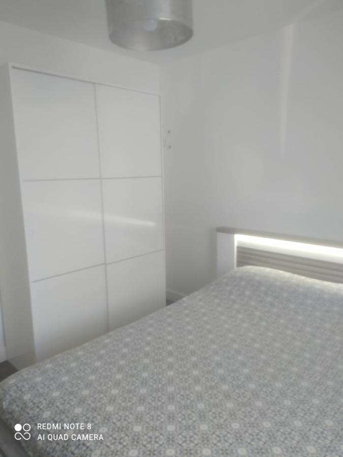 Chambre D'Hotes Chez Sandrine Guitres Exterior photo