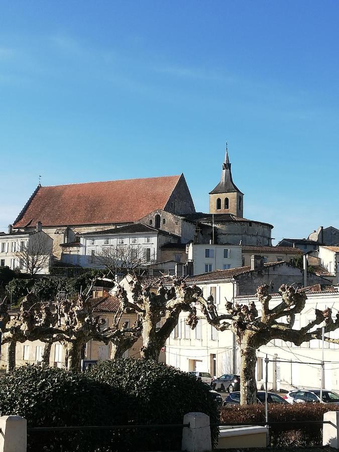 Chambre D'Hotes Chez Sandrine Guitres Exterior photo